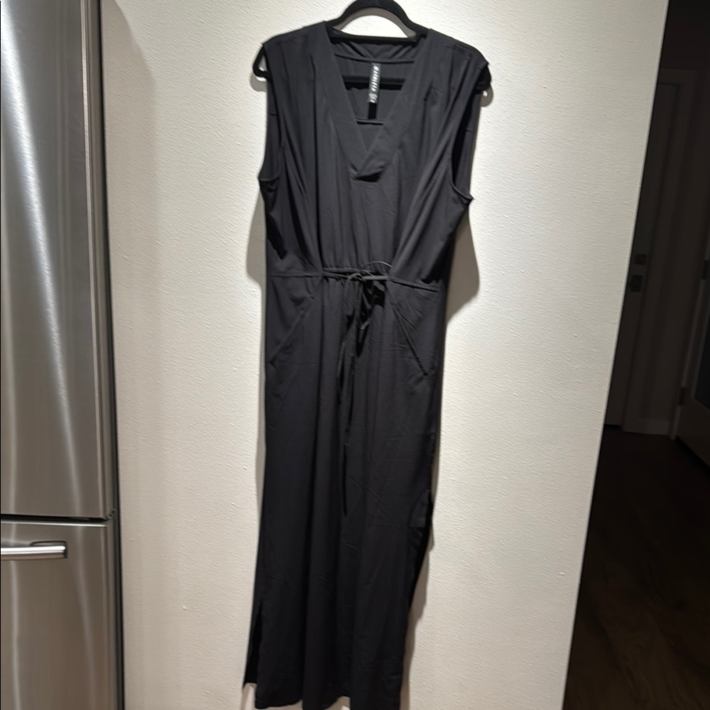 Athleta Sleeveless Black V-Neck Maxi Dress with Waist Tie 1X